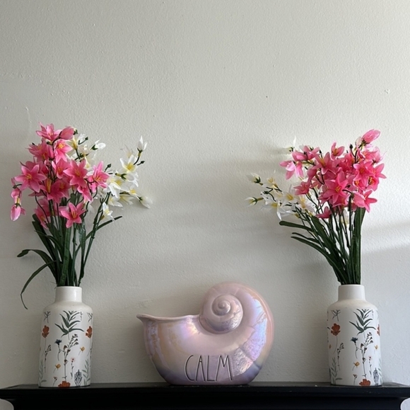 Rae Dunn Ceramic Calm Pink Shell - Picture 2 of 2